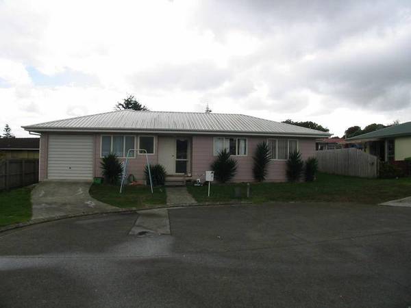 HEAVILY REDUCED PRICE TO SELL Picture 2