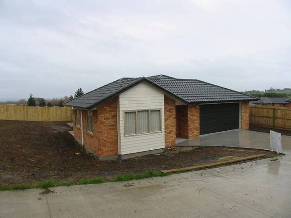 BRAND NEW 4 BEDROOM BRICK HOMES IN TE KAUWHATA - $385,000 Picture 2