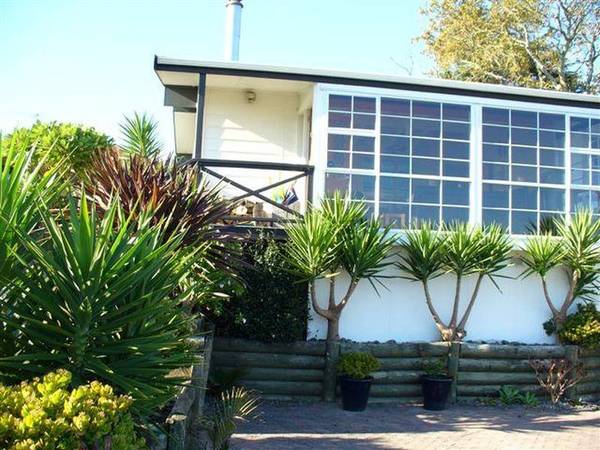 PRIVATE PEACEFUL PARADISE - $449,000 Picture 1