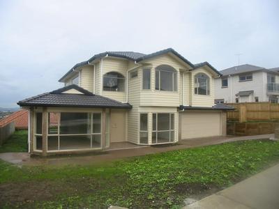 STYLE AND ELEGANCE - THE GARDENS - $695,000 Picture STYLE AND ELEGANCE - THE GARDENS - $695,000 Picture