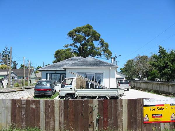 BEAUTIFUL SOLID HOUSE ON 510sqm FREEHOLD SECTION Picture 3