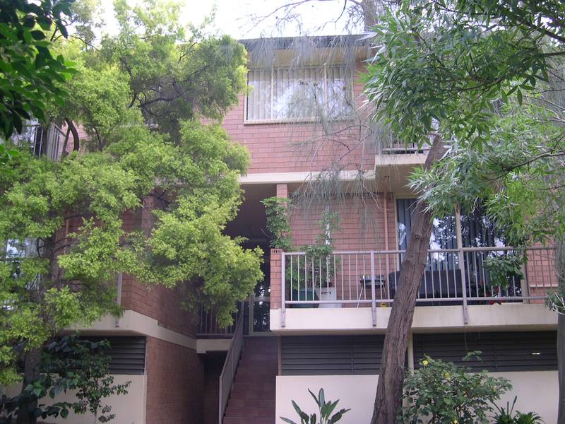 Great 2 bedroom unit OFI 31 Jan 11am Picture