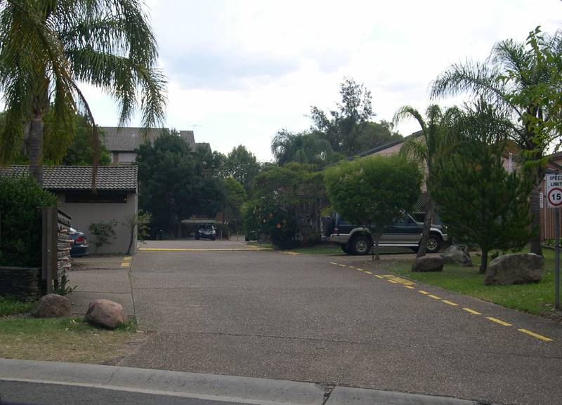 Great 2 bedroom unit OFI 31 Jan 11am Picture