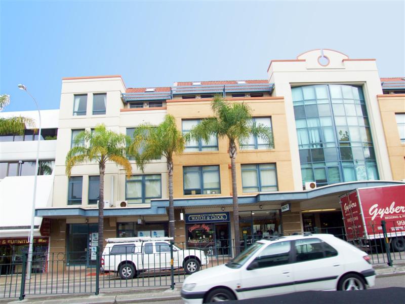 RETAIL INVESTMENT SHOP Picture 3