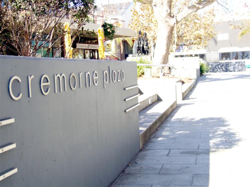 RETAIL SHOP WITH GRAND EXPOSURE! Picture 3