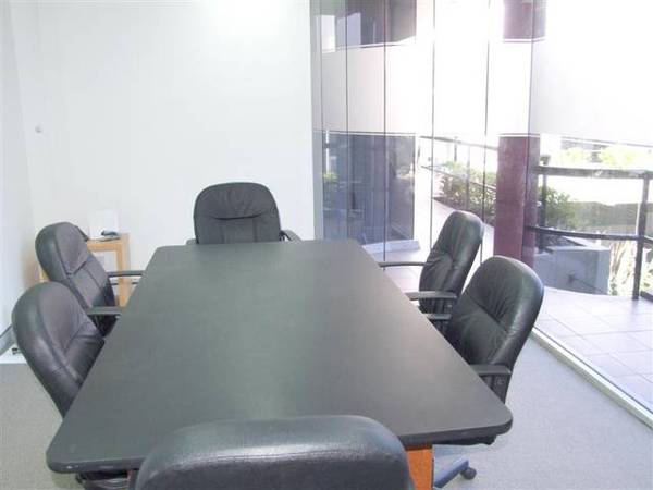 THE IDEAL OFFICE! Picture 3