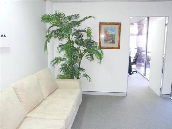 THE IDEAL OFFICE! Picture 2