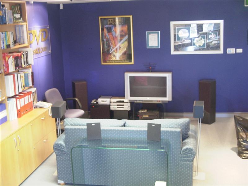 CHEAP OFFICE SPACE!! MAKE AN OFFER! Picture 2