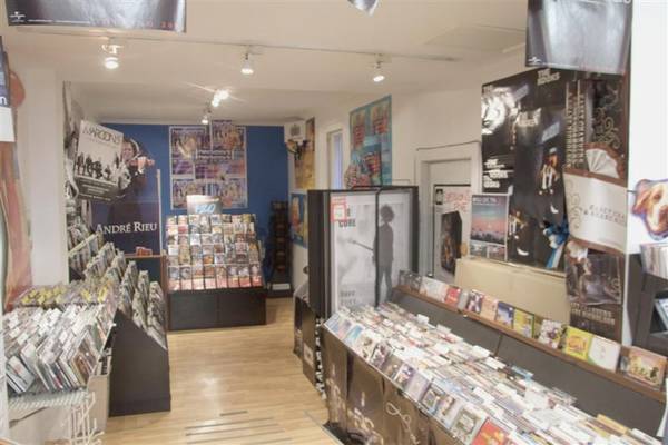 Join Fashionistas, Carla Zampatti, John Cavill & Zomp Footwear! Picture