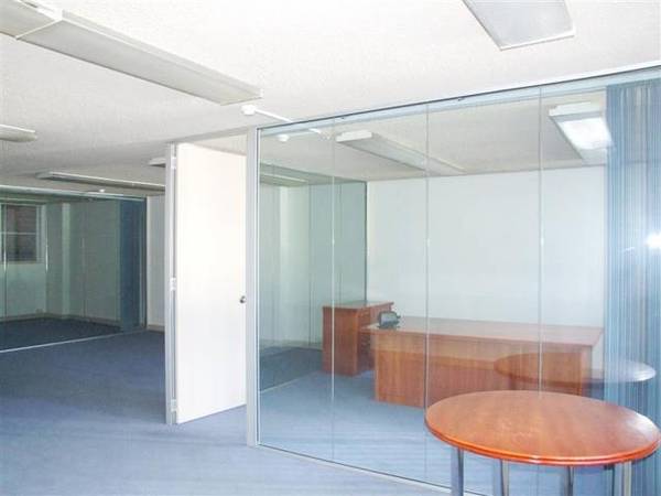 FULLY FITTED PROFESSIONAL SUITE Picture