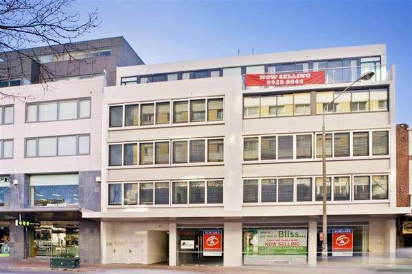 DESIGN YOUR OWN SHOWROOM Picture 1