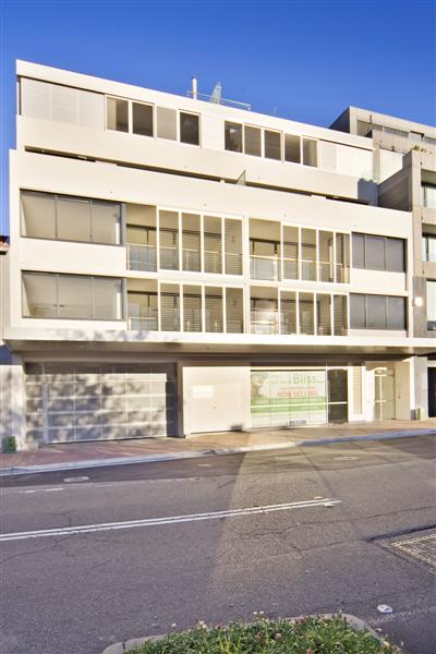 DESIGN YOUR OWN SHOWROOM Picture 3