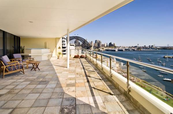 HARBOURSIDE PENTHOUSE Picture 1