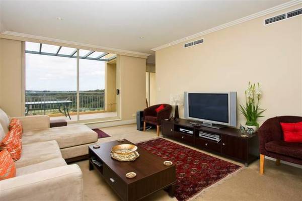 RELAX IN LUXURY AND STYLE - SOLD! SOLD! Picture