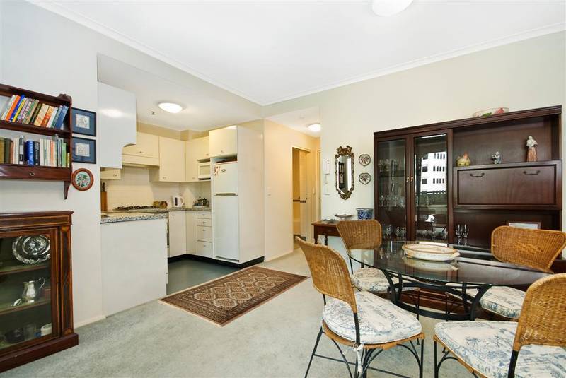 SUPERBLY APPOINTED APARTMENT - INSPECT THIS SATURDAY! Picture 2