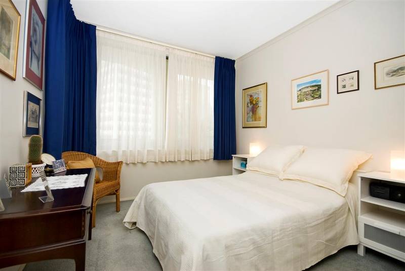 SUPERBLY APPOINTED APARTMENT - INSPECT THIS SATURDAY! Picture 3