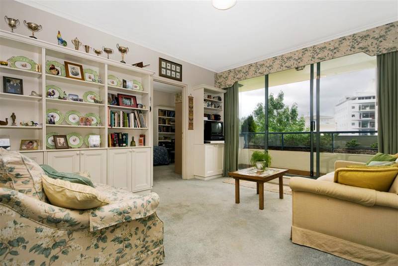 SUPERBLY APPOINTED APARTMENT - INSPECT THIS SATURDAY! Picture 1
