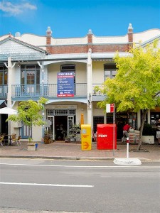 MODERN TERRACE OFFICE WITH ATMOSPHERIC SURROUNDINGS Picture