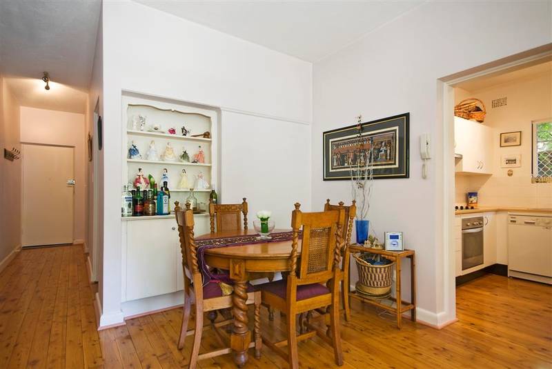 TRANQUIL GARDEN ASPECT Picture