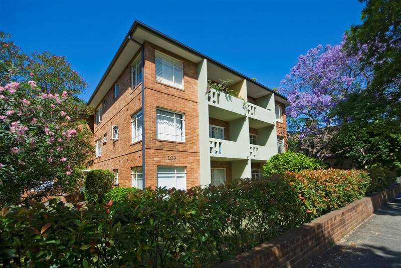 TRANQUIL GARDEN ASPECT Picture