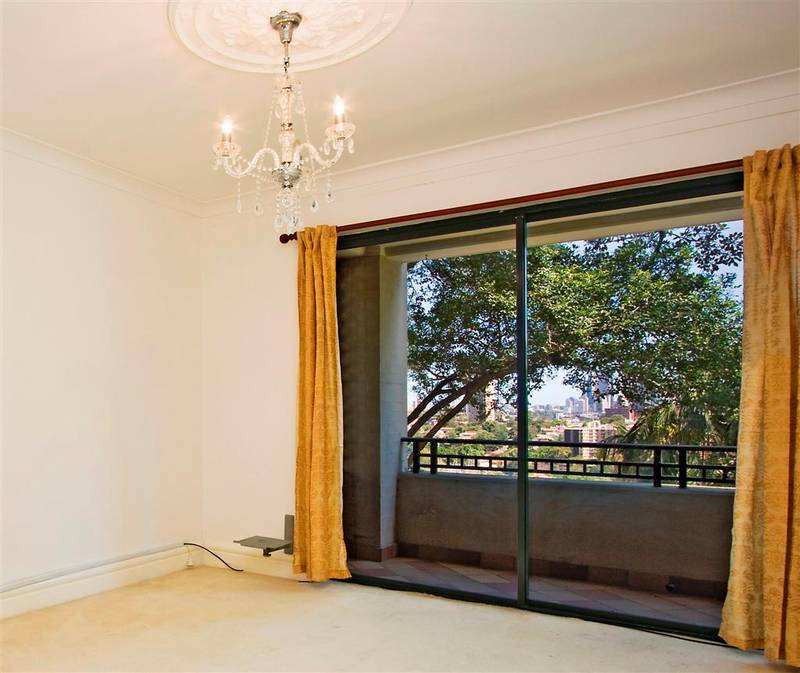 RESORT LIVING - INSPECT BY APPOINTMENT! Picture 1