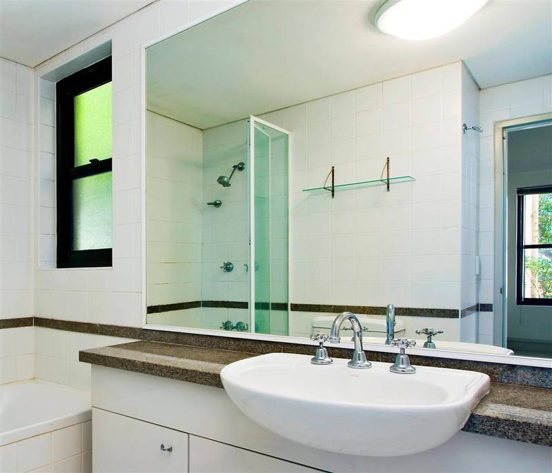 RESORT LIVING - INSPECT BY APPOINTMENT! Picture 3