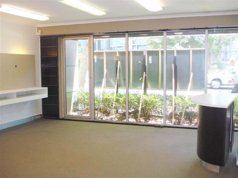 GROUND FLOOR SHOWROOM AND OFFICE Picture