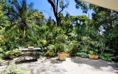 Gracious Garden Apartment Picture