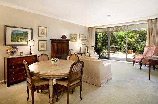 Gracious Garden Apartment Picture 3