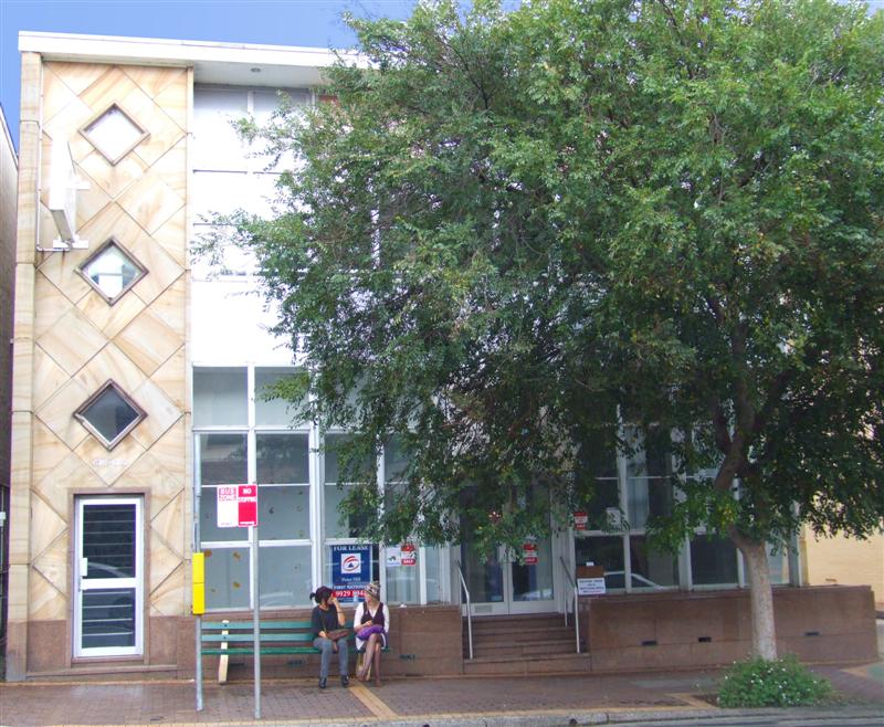EX STATE BANK BUILDING Picture 2