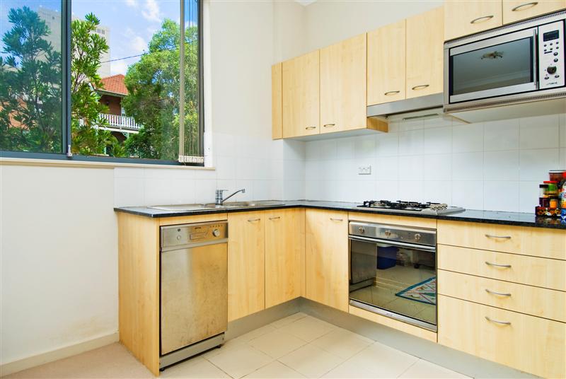 Cosmopolitan Living Picture 2