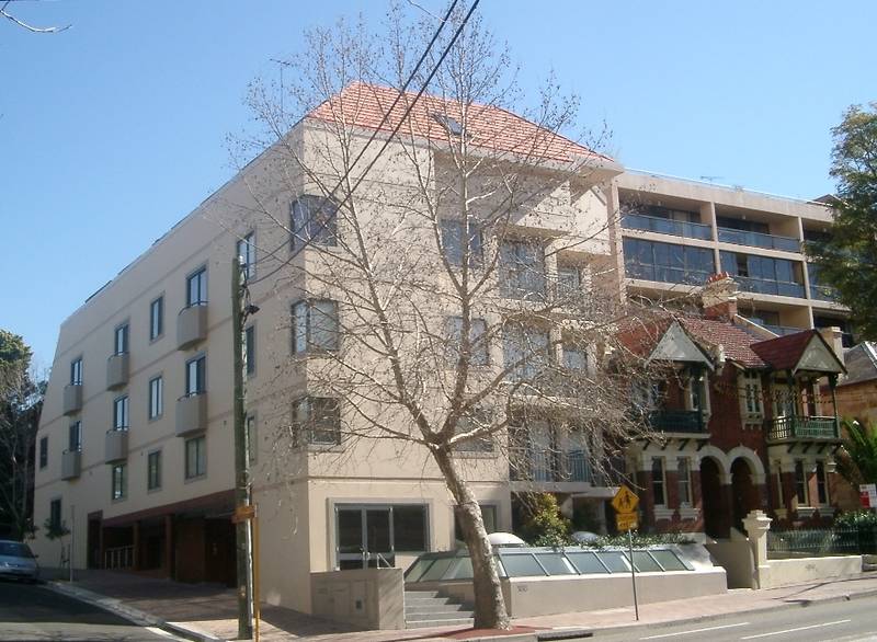 WHISPER QUIET! PRIVATE! CONVENIENT! - FACING DOOHAT AVENUE Picture 3