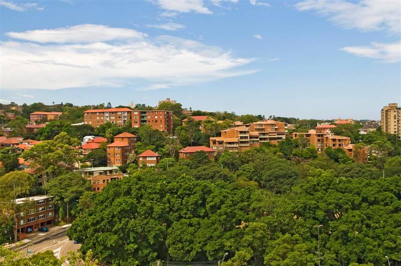 WHAT A WONDERFUL VIEW - SOLD IN TWO DAYS Picture 2