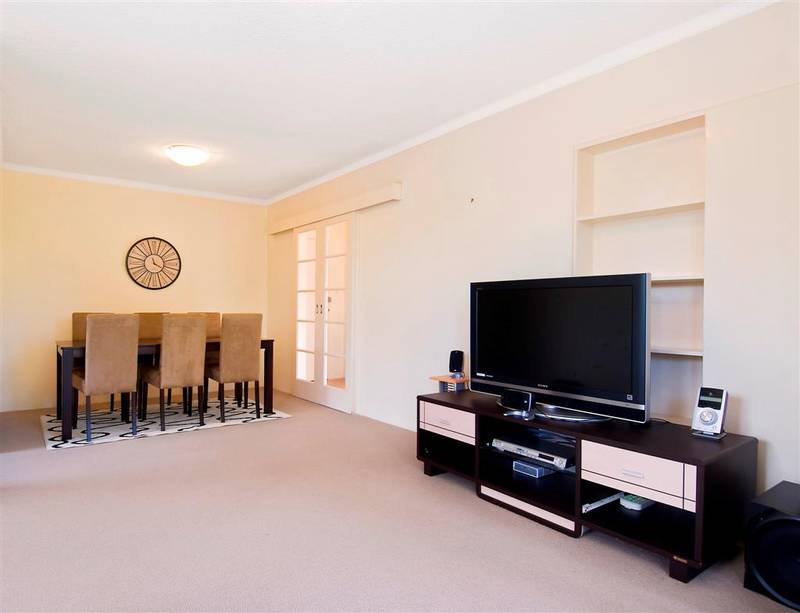 RIGHT ON THE MONEY - BE QUICK! Picture 1