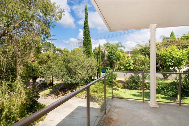 RIGHT ON THE MONEY - BE QUICK! Picture 3