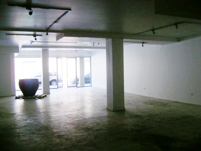 SUITABLE FOR RETAIL, SHOWROOM OR GROUND FLOOR OFFICE Picture 2