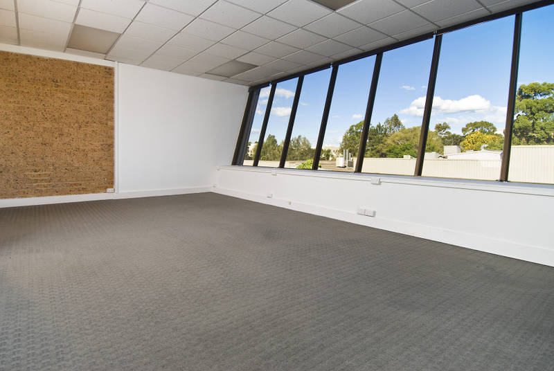 SHOWROOM/OFFICE FOR SALE & LEASE Picture 2