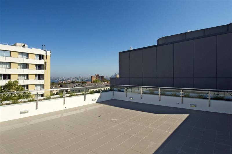 The Executive Penthouse Picture 3