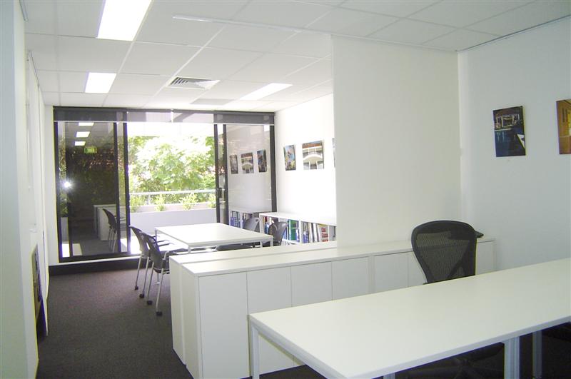 SUPERB BOUTIQUE OFFICE Picture 3