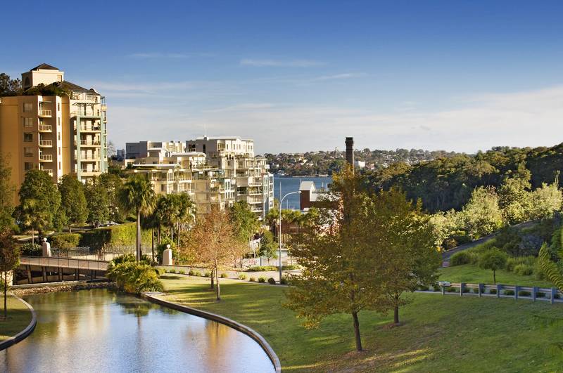 DOUBLE SECURITY PARKING WITH HARBOUR & PARKLAND VIEWS! Picture 3