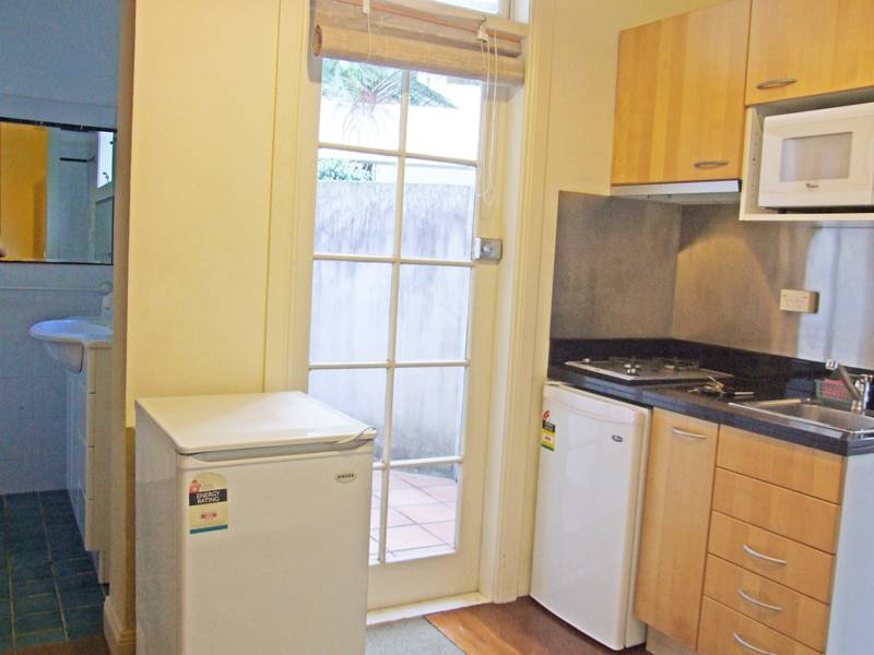 FULLY FURNISHED STUDIO - OPEN FOR INSPECTION SAT 30TH JAN 10.40AM-10.50AM Picture 3