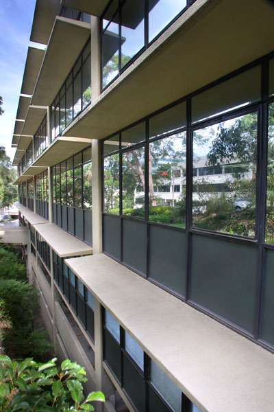 FULLY REFURBISHED SPACE! Picture 1