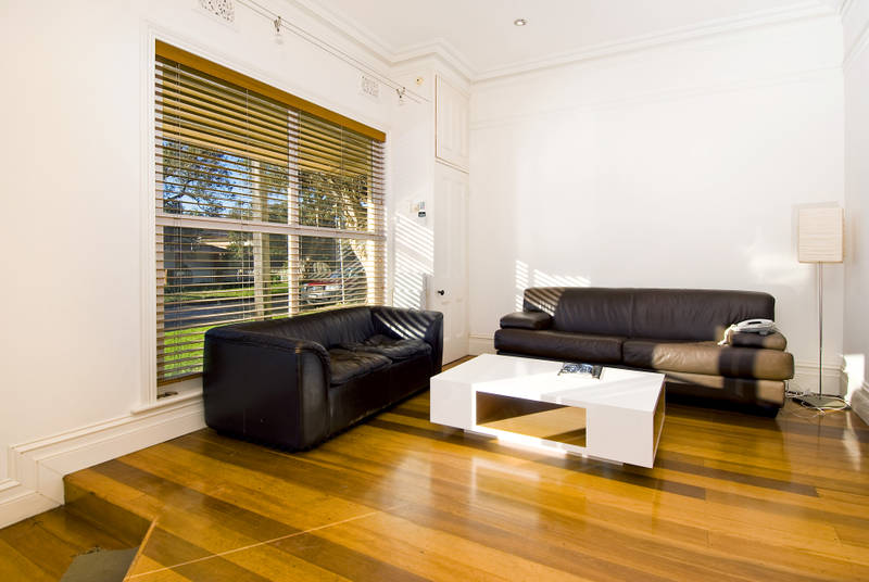 BEAUTIFUL LATE VICTORIAN C1888 FREESTANDING BUILDING WITH STABLES Picture 3