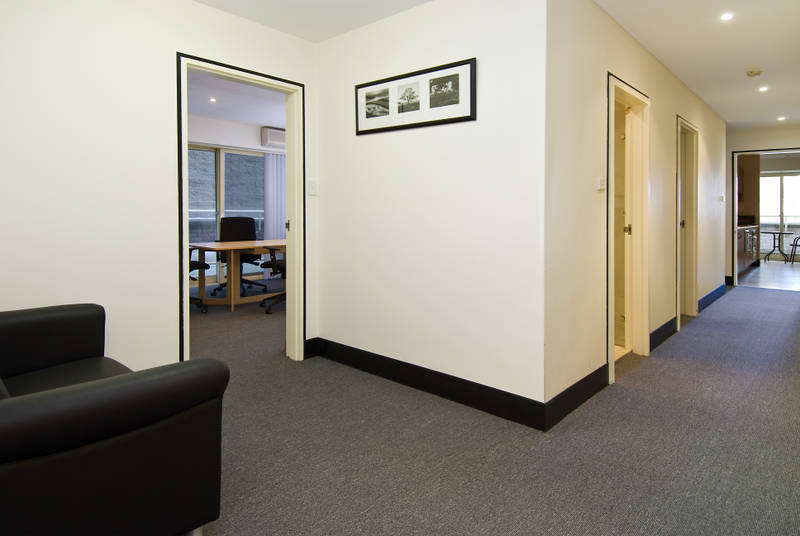 FABULOUS OFFICE WITH LARGE TERRACE! Picture 2