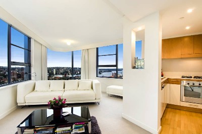 SENSATIONAL INVESTMENT - TWO APARTMENTS TO BE SOLD IN ONE LINE! Picture
