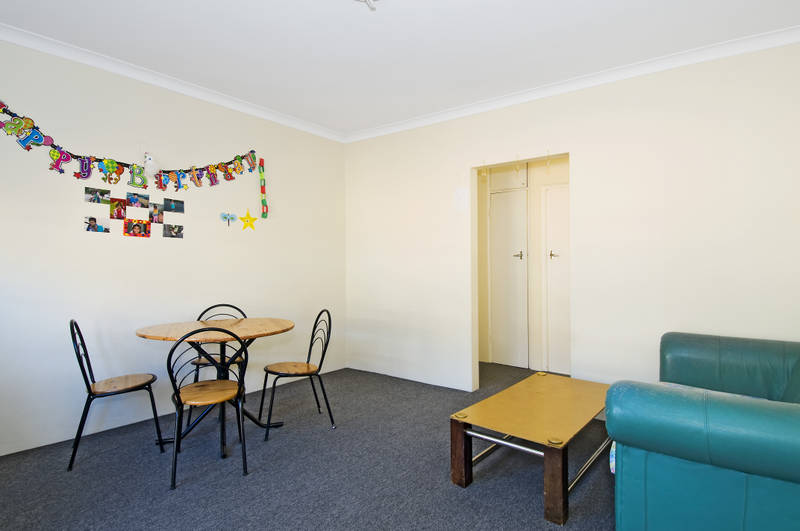 WHOLE APARTMENT BLOCK Picture 2