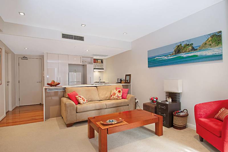 STYLE AND CONVENIENCE Picture 1