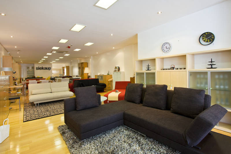 RETAIL SHOP Picture 2