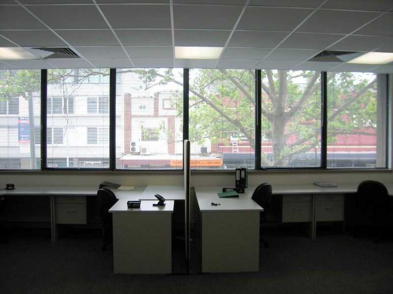 OWNER OCCUPIER & INVESTORS ALERT - QUICK SALE Picture 2