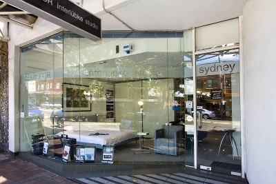 STUNNING RETAIL Picture STUNNING RETAIL Picture